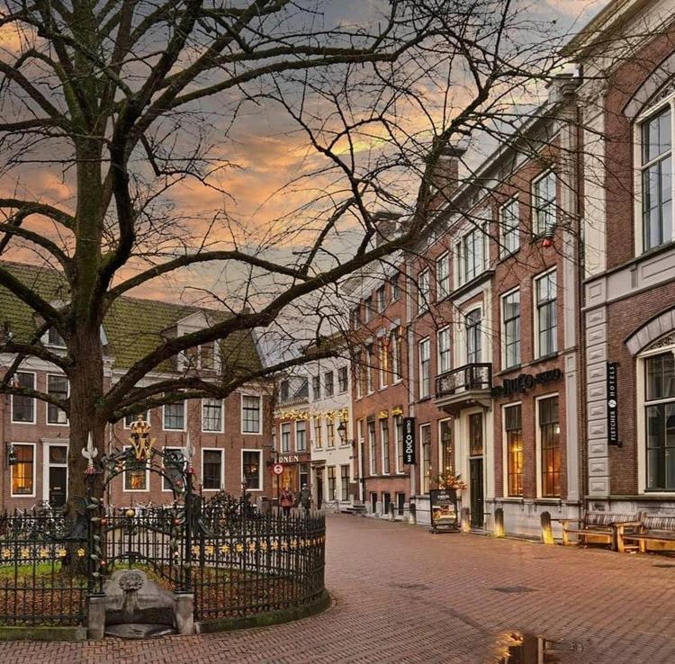 Hus Bed and Breakfast Leeuwarden Exteriör bild